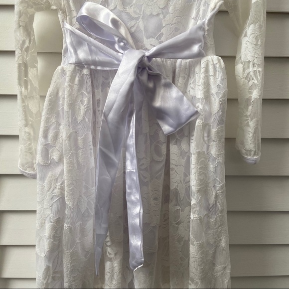 White Lace Flower Girl Dress (Fits Up To 3T) - Picture 7 of 10